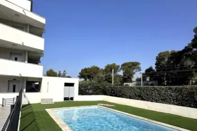 Image de Appartement spacieux avec piscine proche de la mer