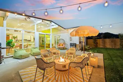 Image de 5br Retreat: Game Room, Hot Tub, 10 Min to Beach