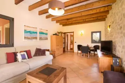 Image de Villa de charme rustique avec piscine