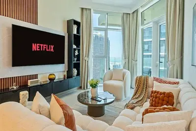 Image de Luxury 2br  with Stunning Lake View in Business Bay