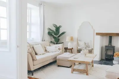 Image de Charming Village Cottage for 8 | Close to Tenby