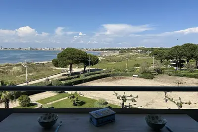 Image de Appartement climatisé 2 pièces avec parking près de la plage