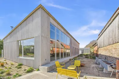 Image de South Barns a spacious barn conversion near Cowes.