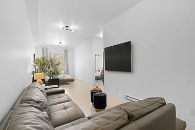 Image de New Modern 2bdr Apartment in Little Italy Unit 202