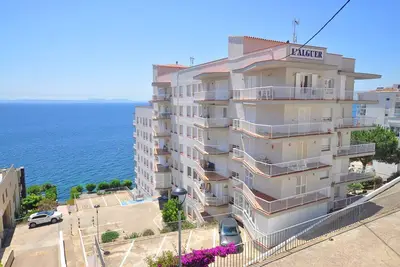 Image de Appartement à Roses avec vue sur mer