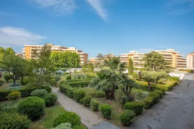 Image de Appartement \"Le Nid Des Familles\" avec jardin partagé et balcon