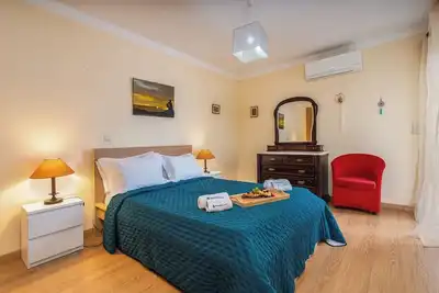 Image de Bright & Spacious Flat by HostWise