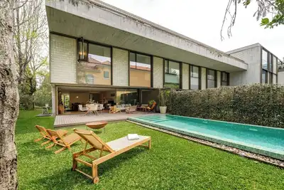 Image de Grand Villa w/ Pool, Garden & Garage by HostWise