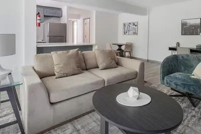 Image de Landing | Stylish 2bd, Pool, Gym