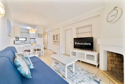 Image de Passport Beach - 201 by HelloVacations