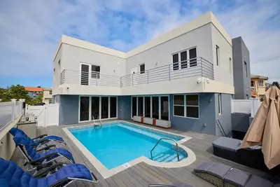 Image de 6br Gated Villa near Beach w/ Private Pool-KHVilla