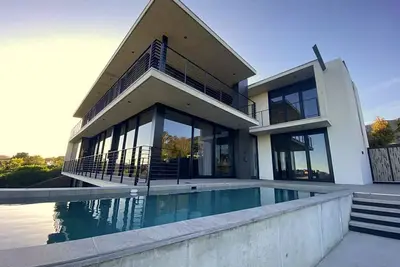 Image de Lagoon House | Lagoon view | Heated pool