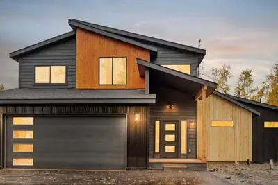 Image de Spacious 5-bedroom house w/ Mountain views and Hot tub in Wasilla!