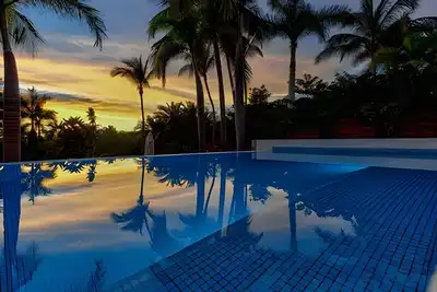 Image de Beachfront condo w/ pool & beach access