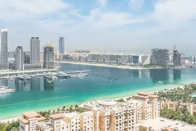 Image de Stylish 1-Bedroom with Panoramic Partial Sea View