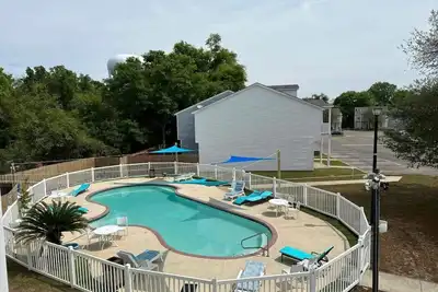 Image de 1 Block From The Beach