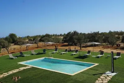 Image de HostWise - Spacious Villa with Pool