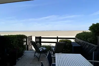 Image de 🏖️ Les Pieds dans le Sable – Appartement Unique avec Accès Direct à la Plage