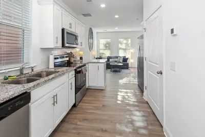 Image de Modern 3 Br Cottage Home with Luxury Resort Pool