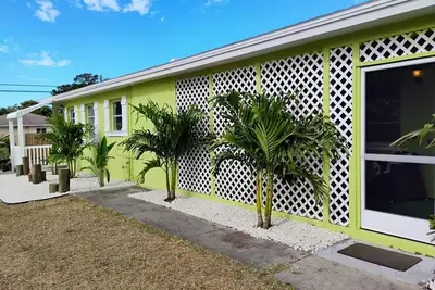 Image de Charming 2-bedroom Nautical Themed bungalow with WiFi, Ac in brilliant Dunedin