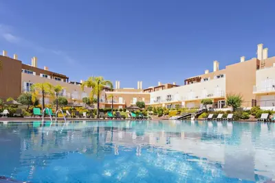 Image de Cabanas Gardens Front Pool 1 Floor