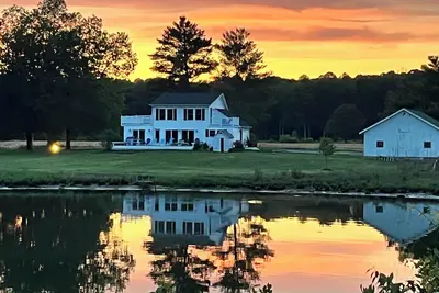 Image de Beautiful 3-bedroom Miles River waterfront in tranquil Easton - Relax and unwind