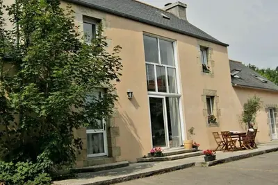 Image de Maison de campagne. \nCadre de verdure. Entre le nord et le sud du département.