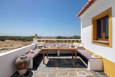 Image de Maison de campagne 'Casas Do Monte I - T2' avec vue sur la montagne, Wi-Fi et climatisation
