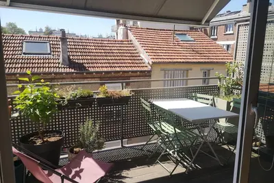 Image de Appartement duplex terrasse très calme à 10 mn de Paris à vélo