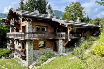 Image de Chalet de Blaye - Hammam & salle de gym, Village à 6min à pied, Aucun vis-à-vis