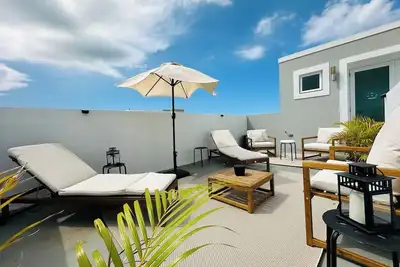 Image de Spacious 3br Penthouse 5 min from beach / Ac/ Wifi