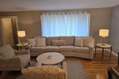 Image de Spacious and Charming 3-bedroom house with WiFi, Ac in beautiful Omaha
