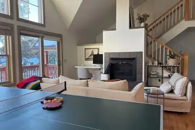 Image de Spacious Retreat w/ Whitefish Mt. Views, Walk to lake, 3br/4ba. Long stay!