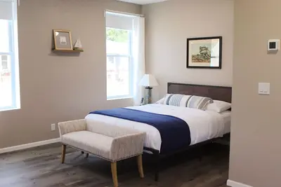 Image de Waterfront view only 2 bedroom hotel style unit in amazing Algoma WiFi, Ac