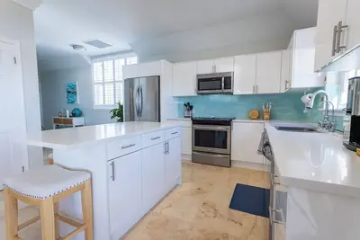 Image de Sea Biscuit- Beachfront Community with Pool and Restaurant