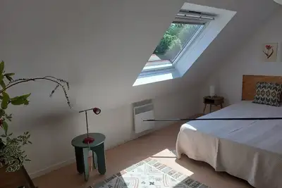 Image de Maison et jardin clos plein sud, calme, proche du centre, à 3 km des plages