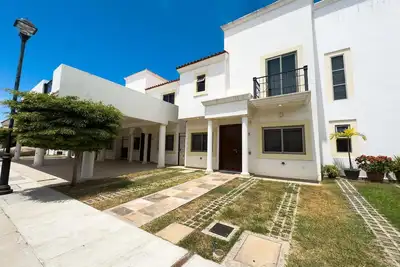 Image de 3br Home in Gated Community with Pool