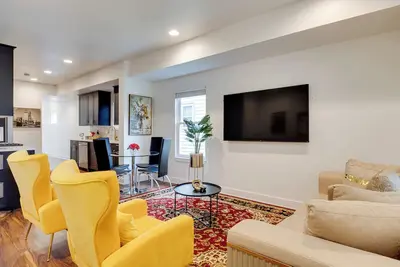 Image de Walk to Parks: Dog-Friendly Gem in Indianapolis!