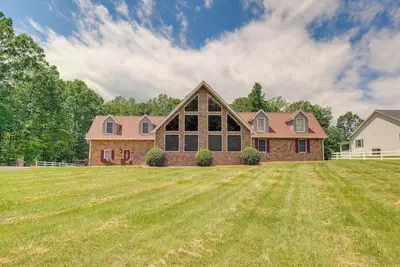 Image de Lake Anna Retreat w/ Dock Access: Boating & BBQs!