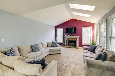 Image de Family Retreat w/ Fenced Yard in Woodbridge!