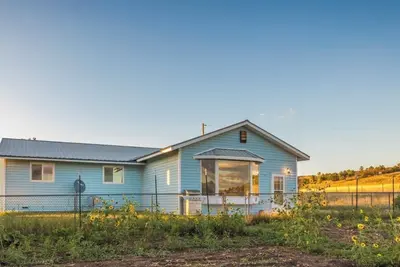 Image de Cozy 3-Bedroom Farmhouse with Wi-Fi and Scenic Views in Norwood, Co