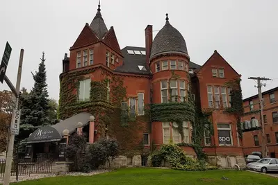 Image de New 2 bedroom apartment across St Joe's Hospital