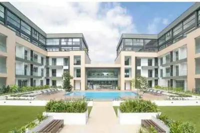 Image de Stylish & Cosy 2 Br duplex Apt, @ Embassy Gardens.