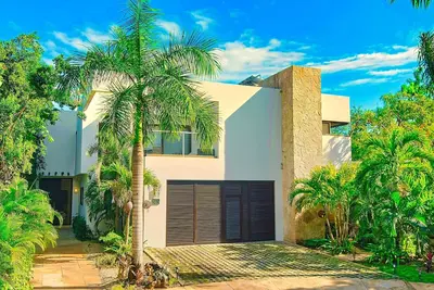 Image de Luxury 4-bedroom Beach House in Tulum Country Club 5 Star Resort with Beach Club