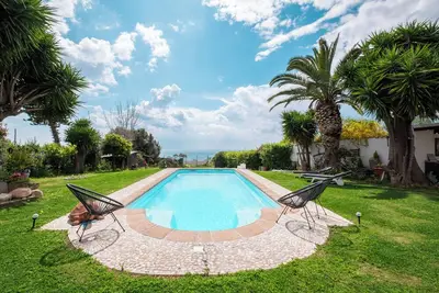 Image de [Beachfront] Private pool and design