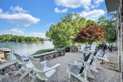 Image de Hastings on Hickory - Luxury, sleeps 8, dock