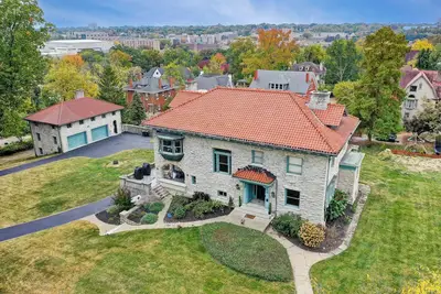 Image de Charming 2-bedroom carriage house apartment on 2 acre estate