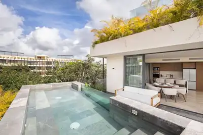 Stunning 2br Ph | Private Pool, Gym & Concierge
