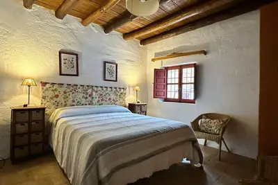 Image de Maison de campagne \"La Casa Del Palomar\" avec vue sur les montagnes, piscine partagée et Wi-Fi