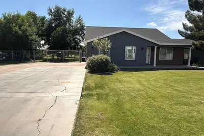 Image de 3br Farmhouse near Gilbert Temple with access to indoor Racquetball Court